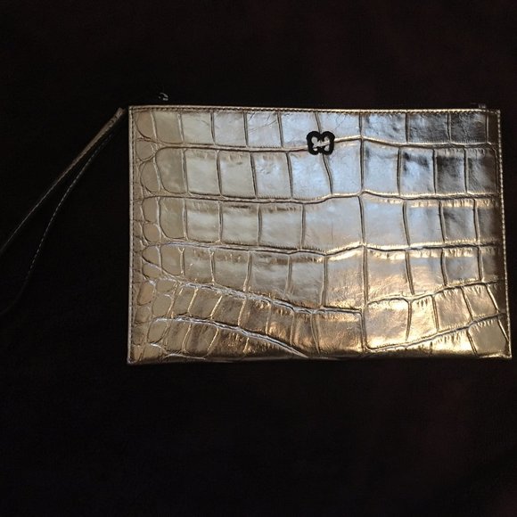 NT Eric Javits Brazilian Leather Silver Clutch - Picture 2 of 5